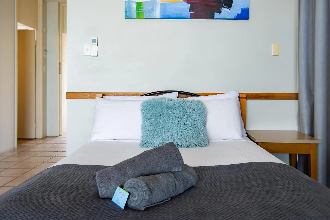 Ocean View Apartment 14 Airlie Beach